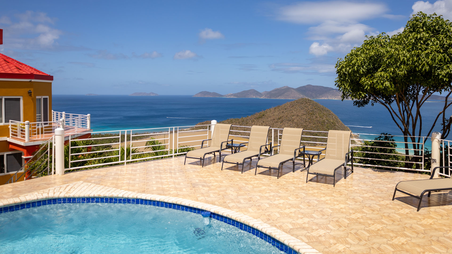 Holidaze Villas